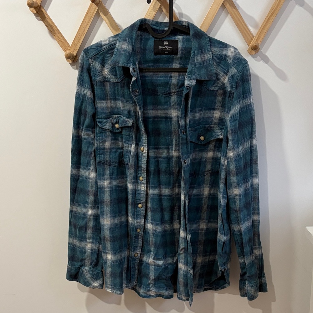 Wind river women shirt L